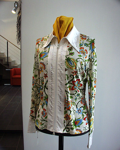 Blouse Flowers front